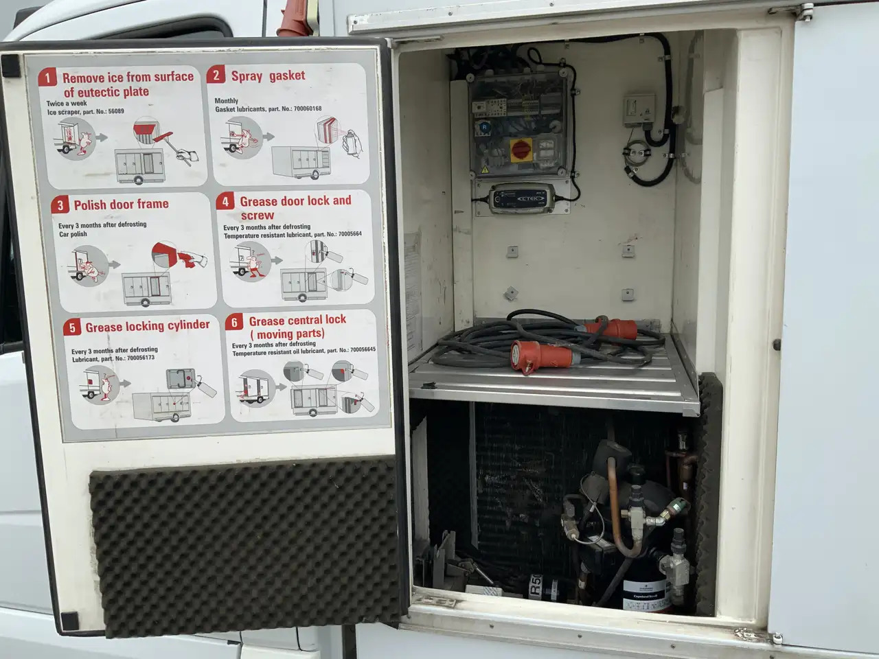 Mercedes-Benz Sprinter 310 2.2 CDI 366 ijswagen 40 gr _0 Deuren 10 Euro 5 - Refrigerated van: picture 4 Mercedes-Benz Sprinter 310 2.2 CDI 366 ijswagen 40 gr _0 Deuren 10 Euro 5 - Refrigerated van: picture 4