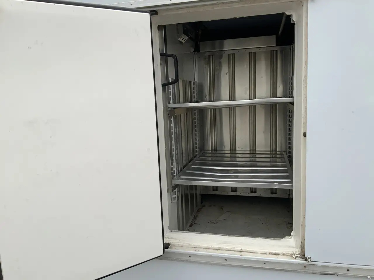 Mercedes-Benz Sprinter 310 2.2 CDI 366 ijswagen 40 gr _0 Deuren 10 Euro 5 - Refrigerated van: picture 5 Mercedes-Benz Sprinter 310 2.2 CDI 366 ijswagen 40 gr _0 Deuren 10 Euro 5 - Refrigerated van: picture 5