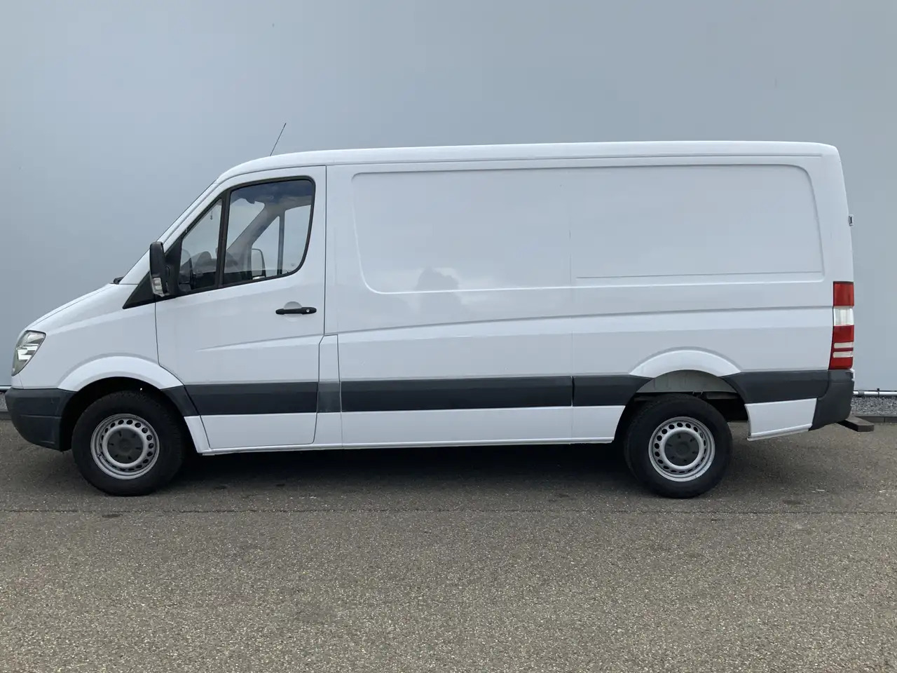 Mercedes-Benz Sprinter 311 2.2 CDI 366 L2 H1 Automaat Trekhaak 2800 kg 3 - Panel van: picture 3 Mercedes-Benz Sprinter 311 2.2 CDI 366 L2 H1 Automaat Trekhaak 2800 kg 3 - Panel van: picture 3