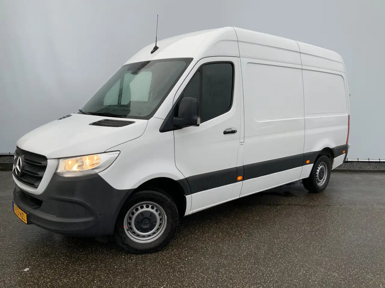 Mercedes-Benz Sprinter 317 1.9 CDI L2H2 Automaat Airco Cruise Navi Camera - Panel van: picture 1 Mercedes-Benz Sprinter 317 1.9 CDI L2H2 Automaat Airco Cruise Navi Camera - Panel van: picture 1