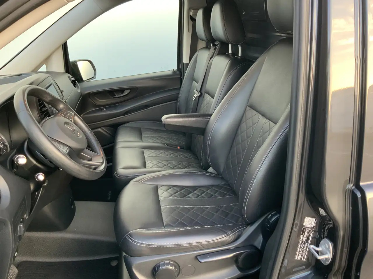 Mercedes-Benz Vito 114 CDI L3 autom. 20 inch , Leer - Panel van: picture 4 Mercedes-Benz Vito 114 CDI L3 autom. 20 inch , Leer - Panel van: picture 4
