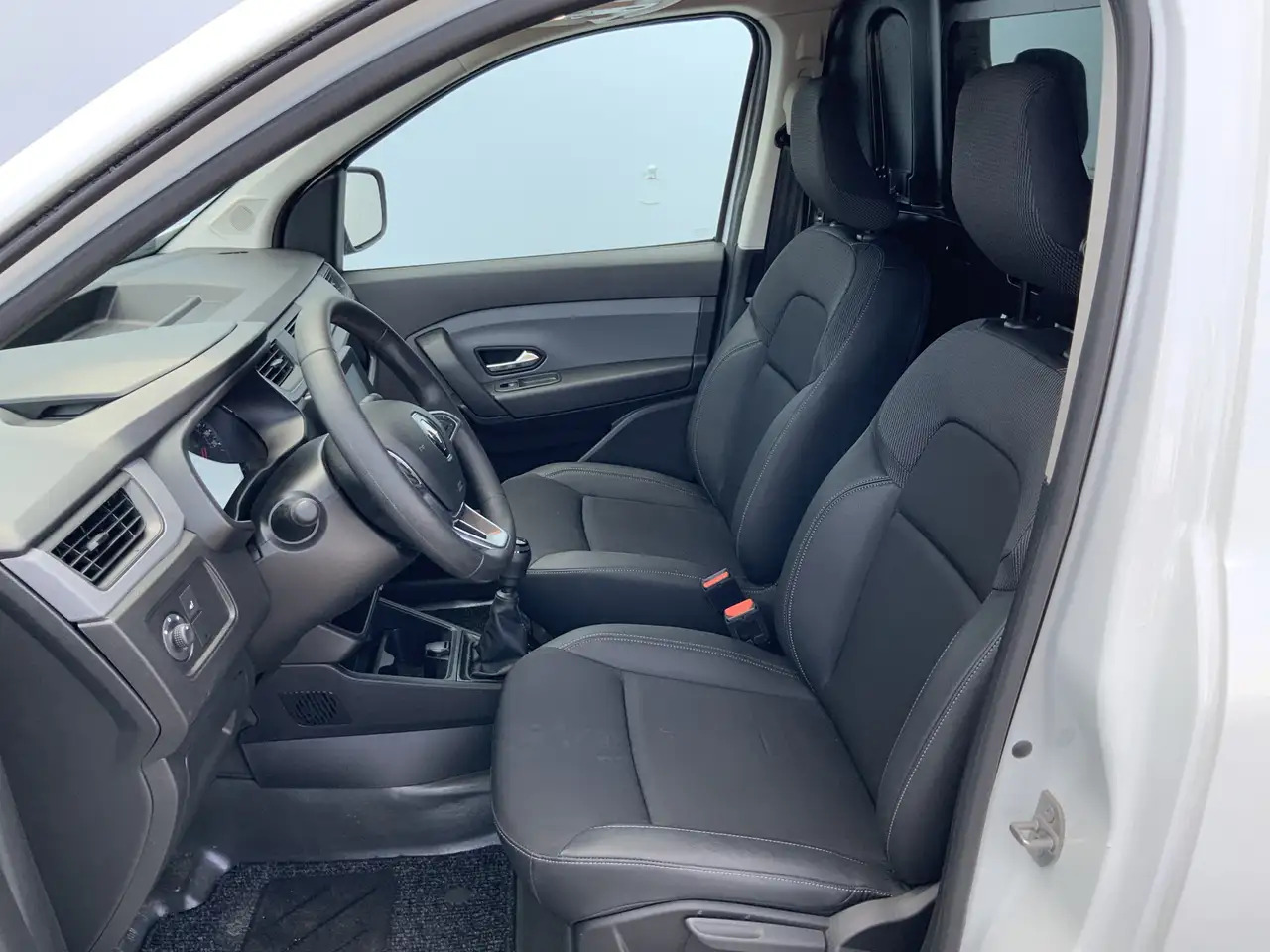 Renault Express 1.5 dCi 75 Comfort +Airco Cruise Navi Scherm Euro - Small van: picture 4 Renault Express 1.5 dCi 75 Comfort +Airco Cruise Navi Scherm Euro - Small van: picture 4