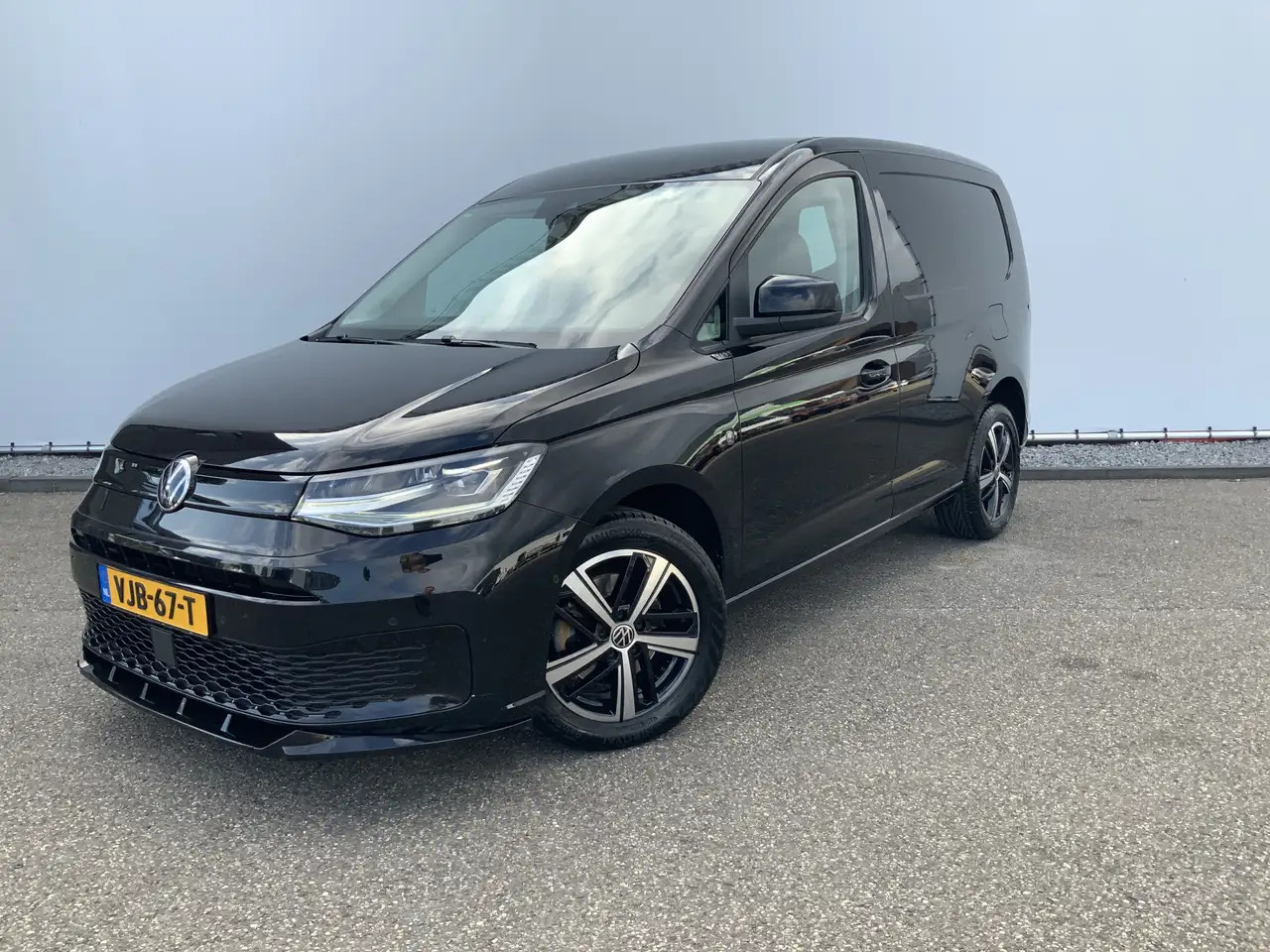 Volkswagen Caddy Cargo 2.0 TDI 1st Edition Automaat Airco Cruise Le - Small van: picture 1 Volkswagen Caddy Cargo 2.0 TDI 1st Edition Automaat Airco Cruise Le - Small van: picture 1
