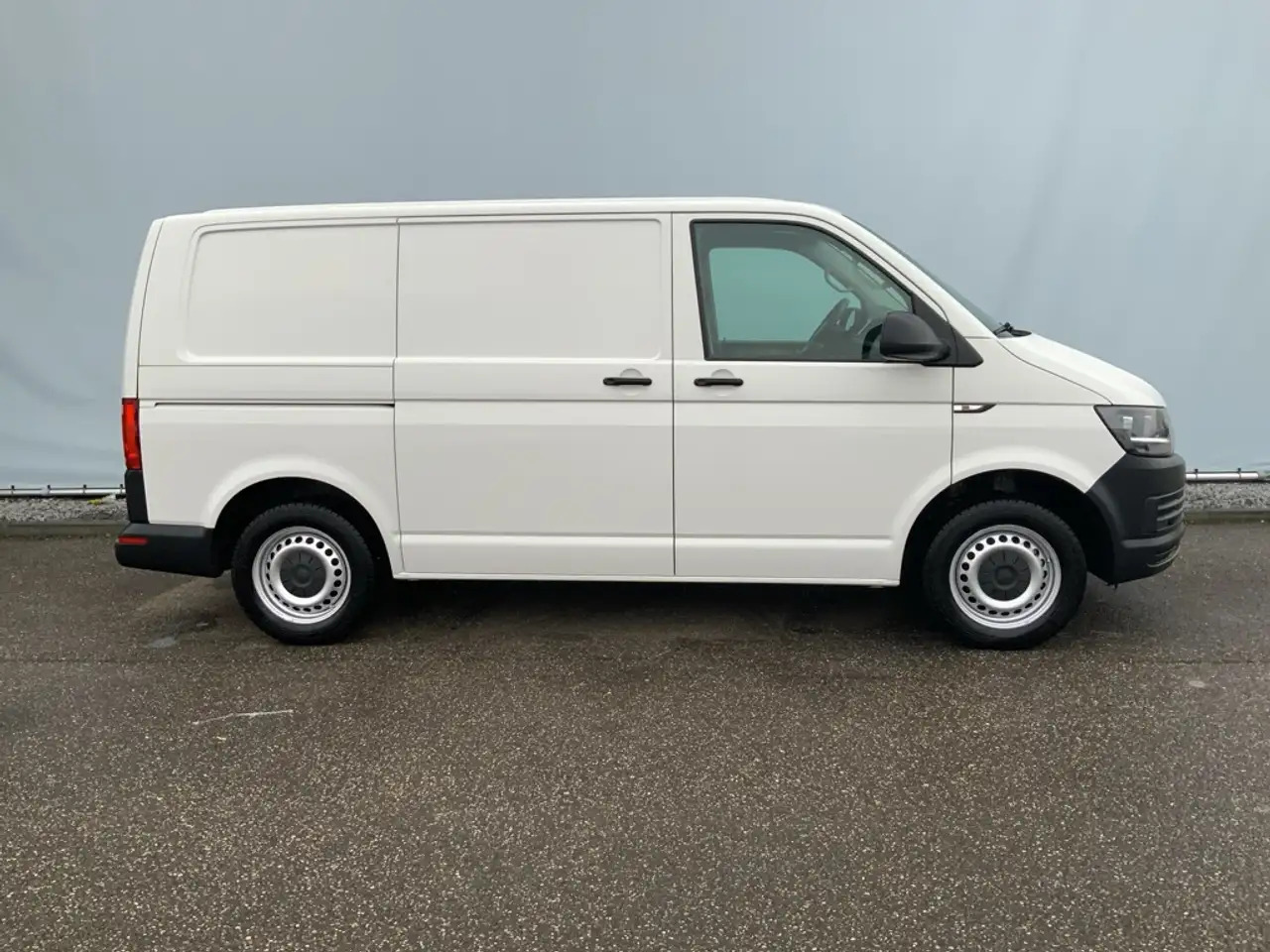Volkswagen T6 Transporter 2.0 TDI L1H1 Comfortline Airco Navi Trekhaak 2200 - Panel van: picture 4 Volkswagen T6 Transporter 2.0 TDI L1H1 Comfortline Airco Navi Trekhaak 2200 - Panel van: picture 4