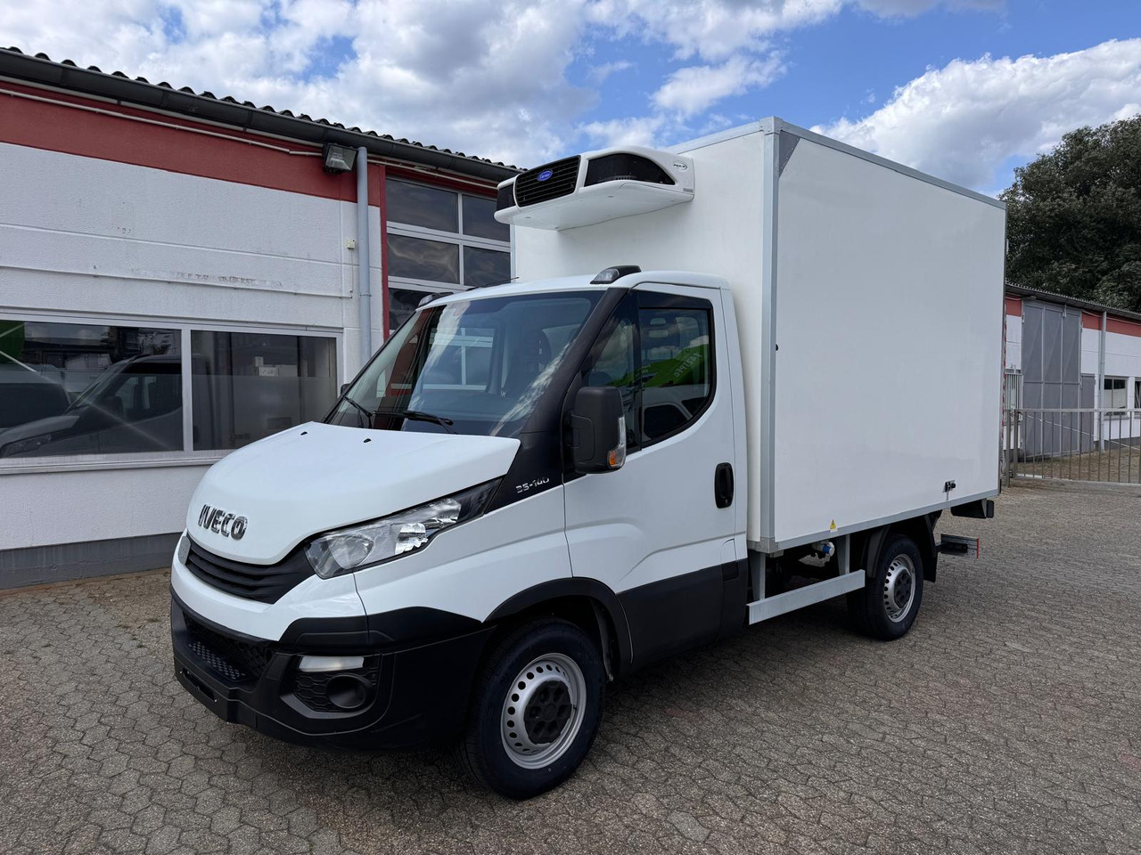 IVECO Daily 35S14 Tiefkühlkoffer Carrier Pulsor 350 LBW EURO 6 - Refrigerated van: picture 1 IVECO Daily 35S14 Tiefkühlkoffer Carrier Pulsor 350 LBW EURO 6 - Refrigerated van: picture 1