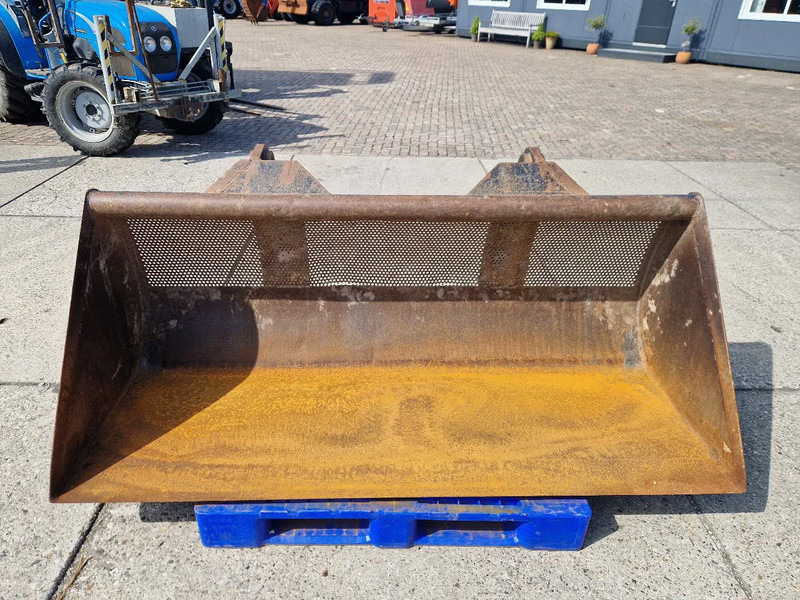 Jeroen van Leeuwen schepbak voor Volvo L30/L35 - Bucket for Construction machinery: picture 1 Jeroen van Leeuwen schepbak voor Volvo L30/L35 - Bucket for Construction machinery: picture 1