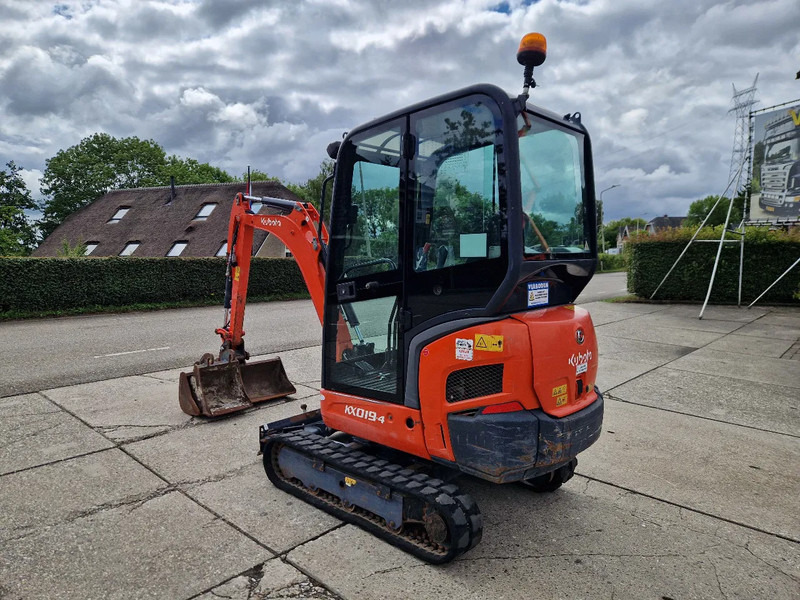 Kubota KX019-4 CW05 met 2 bakken - Mini excavator: picture 4 Kubota KX019-4 CW05 met 2 bakken - Mini excavator: picture 4