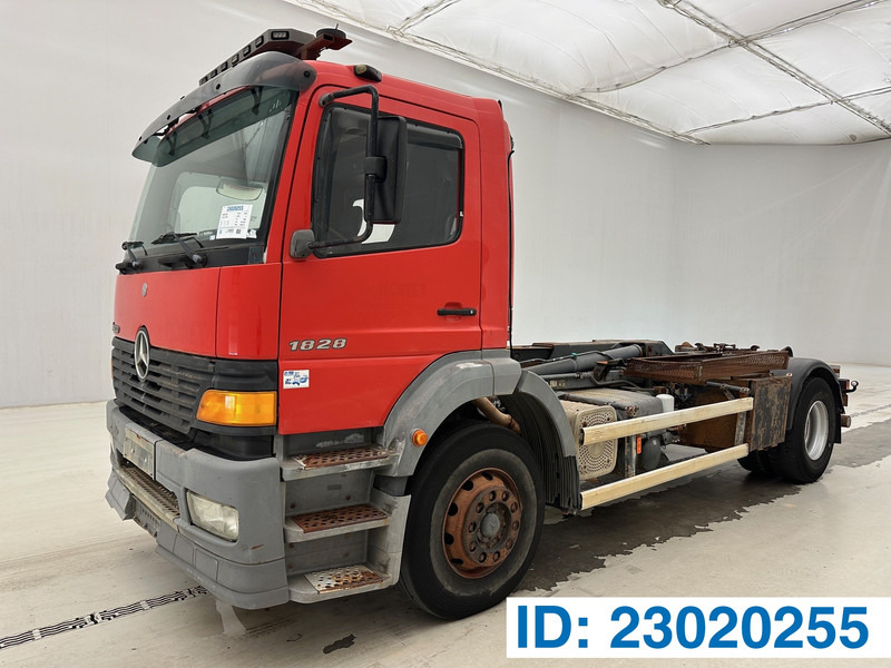 Mercedes-Benz Atego 1828 - Hook lift truck: picture 1 Mercedes-Benz Atego 1828 - Hook lift truck: picture 1