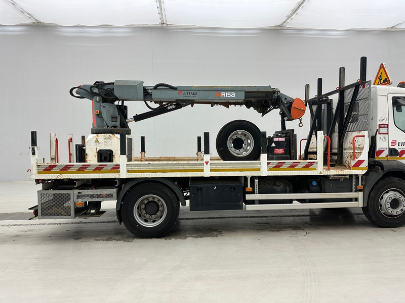 Renault D14.250 - Crane truck: picture 4 Renault D14.250 - Crane truck: picture 4