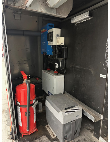 Autotransporter truck Renault D7.5: picture 13