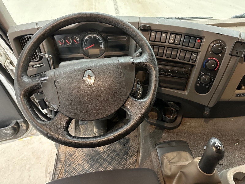 Interior photo 2: Tank truck for transportation of fuel Renault Premium 310 DXi