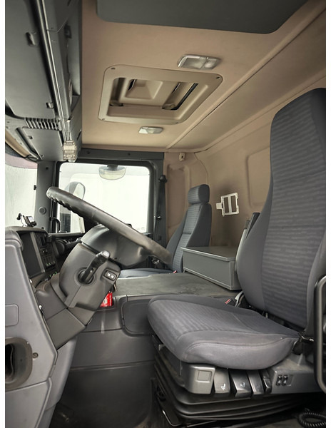 Interior photo 2: Dropside/ Flatbed truck, Crane truck Scania P310 - 6x2