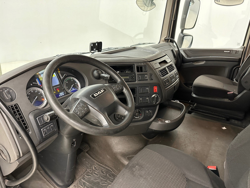 Tractor unit DAF XF 460 Space Cab: picture 11