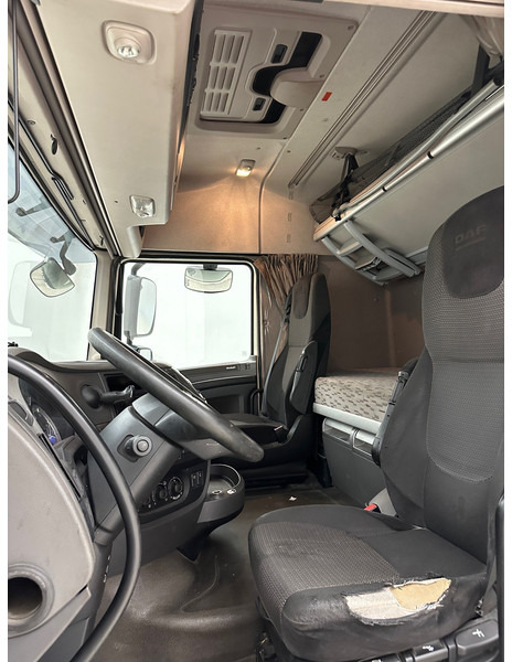 Tractor unit DAF XF 460 Space Cab: picture 10