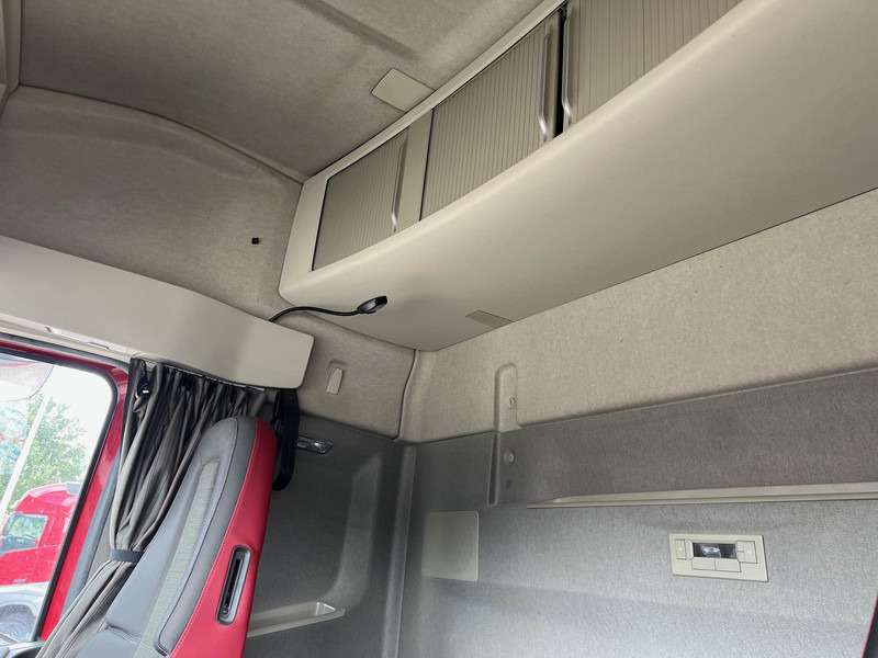 Tractor unit Volvo FH 420 Globetrotter - ADR: picture 16