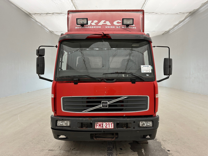 Volvo FL 220 - Box truck: picture 2 Volvo FL 220 - Box truck: picture 2