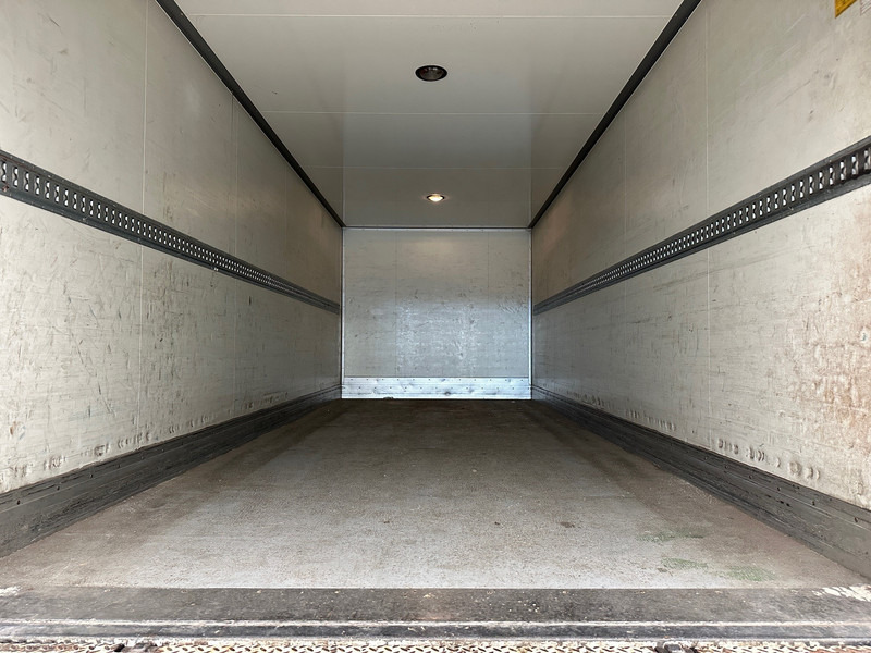 Refrigerator truck Volvo FL 250: picture 7