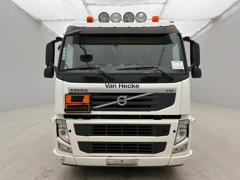 Volvo FM 300 - 6x2 - Tank truck: picture 2 Volvo FM 300 - 6x2 - Tank truck: picture 2