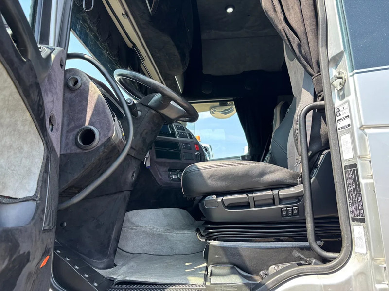 DAF XF 530 Super Spacecab Euro 6 Retarder - Tractor unit: picture 5 DAF XF 530 Super Spacecab Euro 6 Retarder - Tractor unit: picture 5