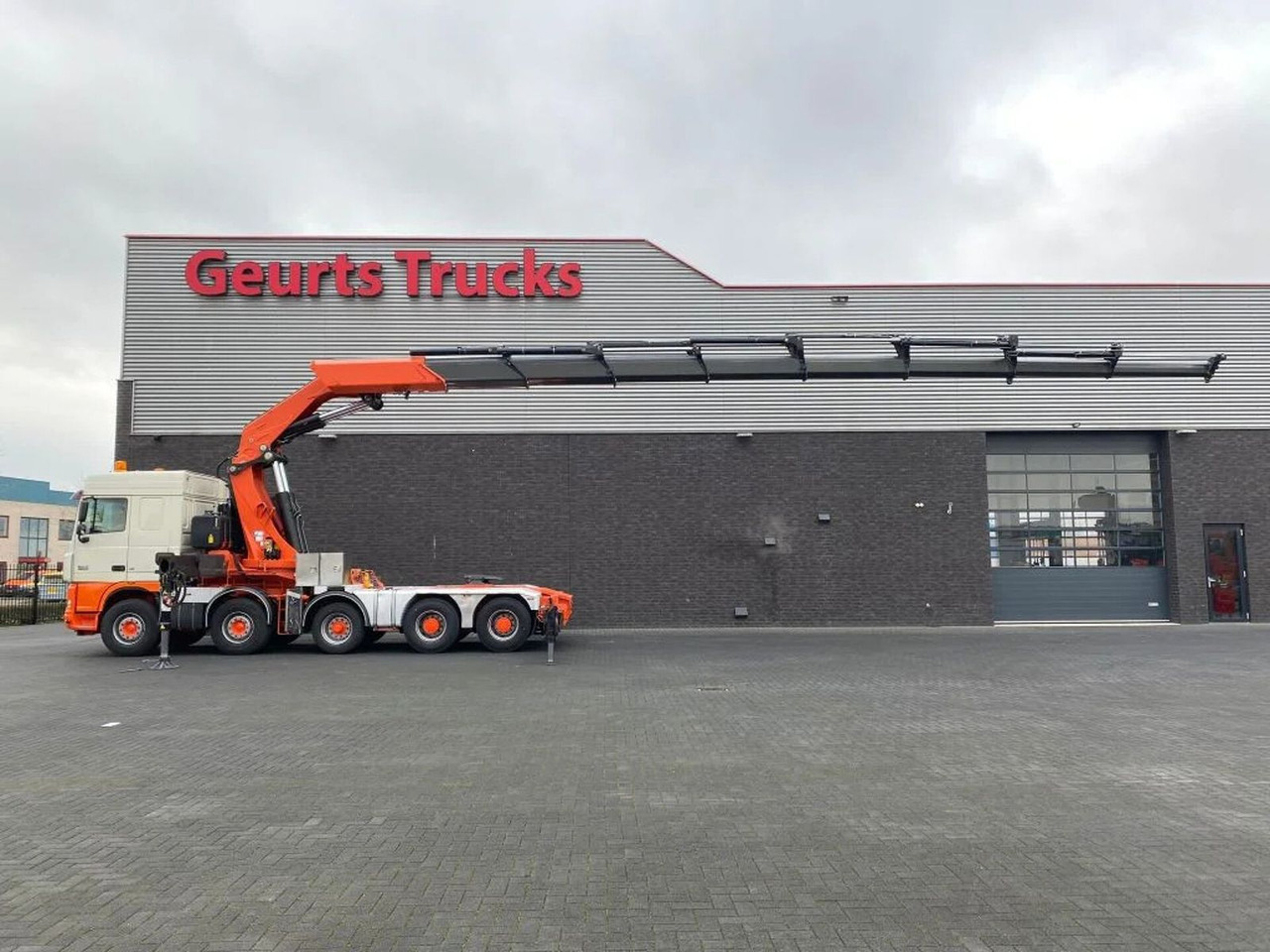 DAF XF 105 10X4 + FASSI F1500AXP.28 KRAAN/KRAN/CRANE - Crane truck: picture 1 DAF XF 105 10X4 + FASSI F1500AXP.28 KRAAN/KRAN/CRANE - Crane truck: picture 1