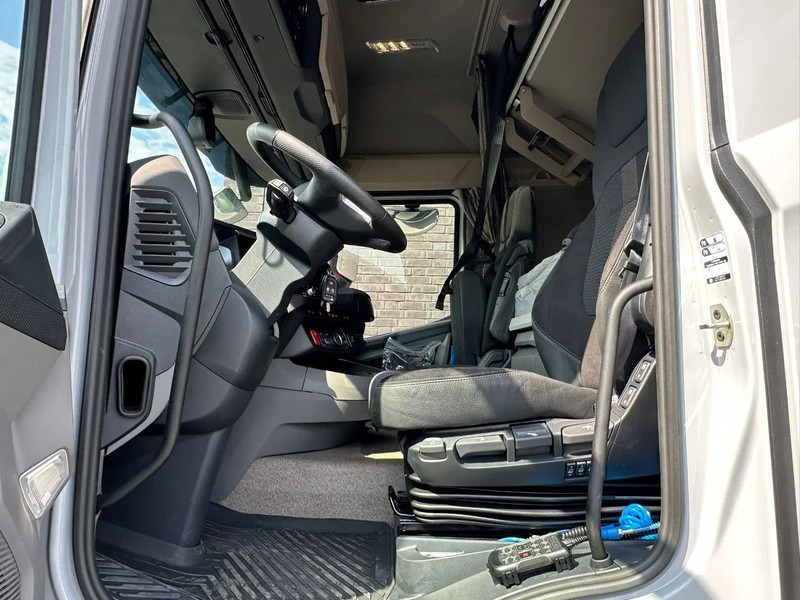 New Crane truck DAF XF 530 OPENLAADBAK / PRITSCHE / FLATBED MET HIAB X-HIDUO 258 E-7 + LIER KRAAN / KRAN / CRANE/ GRUA *NIEUW*: picture 17 New Crane truck DAF XF 530 OPENLAADBAK / PRITSCHE / FLATBED MET HIAB X-HIDUO 258 E-7 + LIER KRAAN / KRAN / CRANE/ GRUA *NIEUW*: picture 17