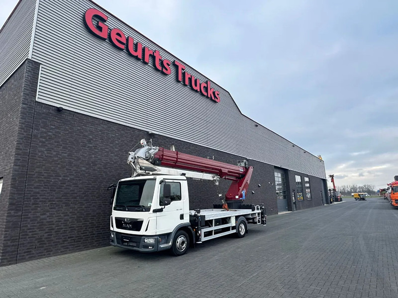 MAN TGL 7.180 4X2 BB BOCKER AK37/4000 + JIB MONTAGEKRAN/DACHDECKERKRAN/ROOFCRANE/KRAAN/KRAN/GRUA - Crane truck: picture 3 MAN TGL 7.180 4X2 BB BOCKER AK37/4000 + JIB MONTAGEKRAN/DACHDECKERKRAN/ROOFCRANE/KRAAN/KRAN/GRUA - Crane truck: picture 3