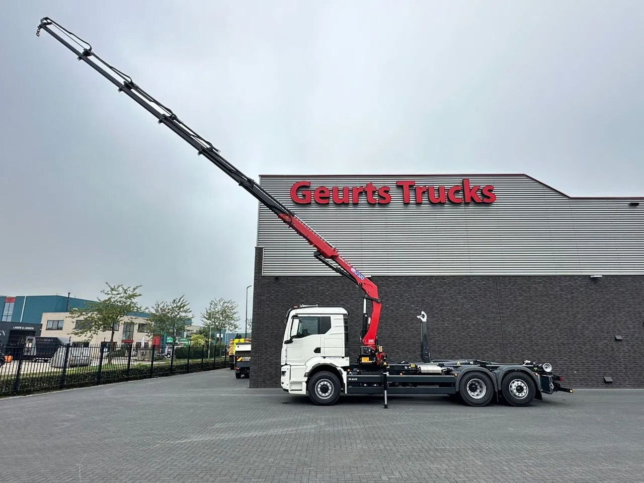 MAN TGS 26.520 6X4H-4 BL NEW MODEL + MEILLER HAAKARM - Hook lift truck, Crane truck: picture 5 MAN TGS 26.520 6X4H-4 BL NEW MODEL + MEILLER HAAKARM - Hook lift truck, Crane truck: picture 5