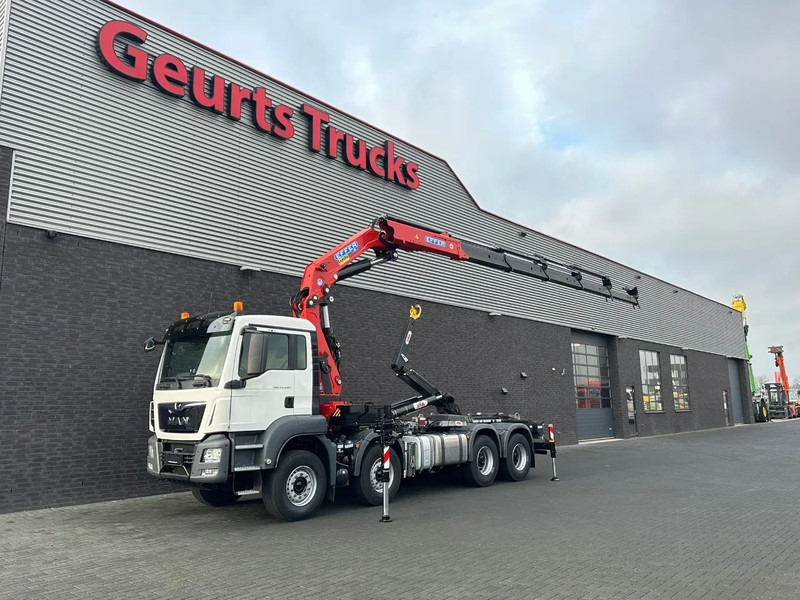 MAN TGS 35.460 8X4 BL+ HYVA 18.55.S HAAKARMSYSTEEM EFFER 395-5 KRAAN/KRAN/CRANE/GRUA - Hook lift truck, Crane truck: picture 2 MAN TGS 35.460 8X4 BL+ HYVA 18.55.S HAAKARMSYSTEEM EFFER 395-5 KRAAN/KRAN/CRANE/GRUA - Hook lift truck, Crane truck: picture 2