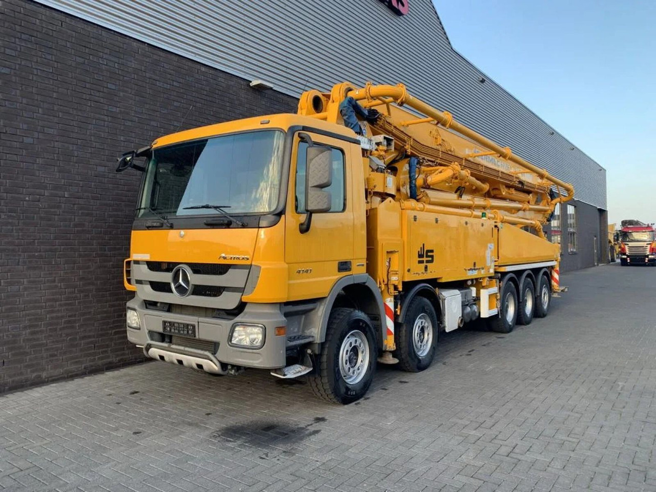 Mercedes-Benz Actros 5041 10X4 + SERMAC 6 RZ 56 METER CONCRETE - Concrete pump truck: picture 2 Mercedes-Benz Actros 5041 10X4 + SERMAC 6 RZ 56 METER CONCRETE - Concrete pump truck: picture 2