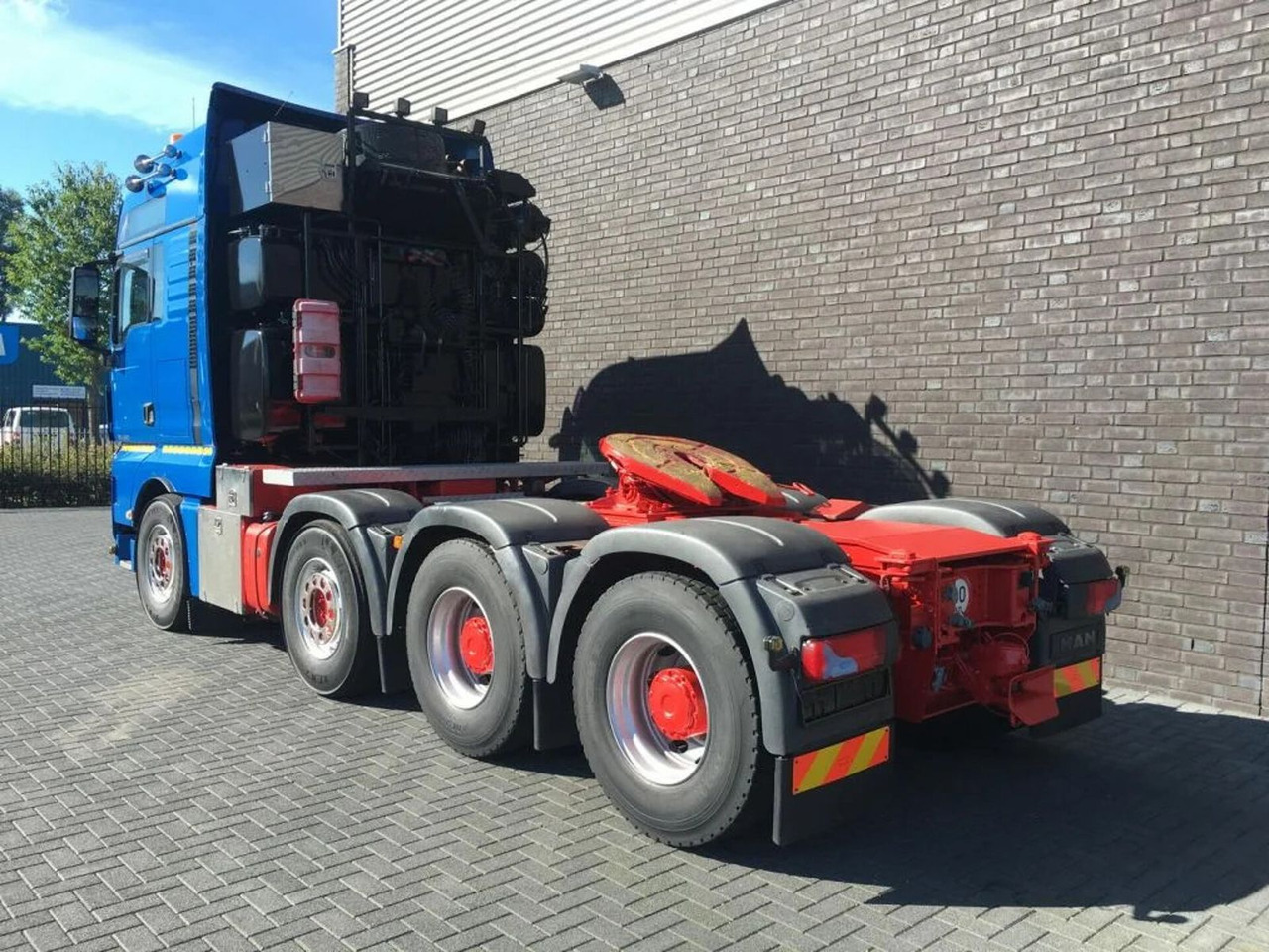 MAN TGX 41.680 V8 8X4 HEAVY DUTY TRACTOR 250 TONS - Tractor unit: picture 3 MAN TGX 41.680 V8 8X4 HEAVY DUTY TRACTOR 250 TONS - Tractor unit: picture 3