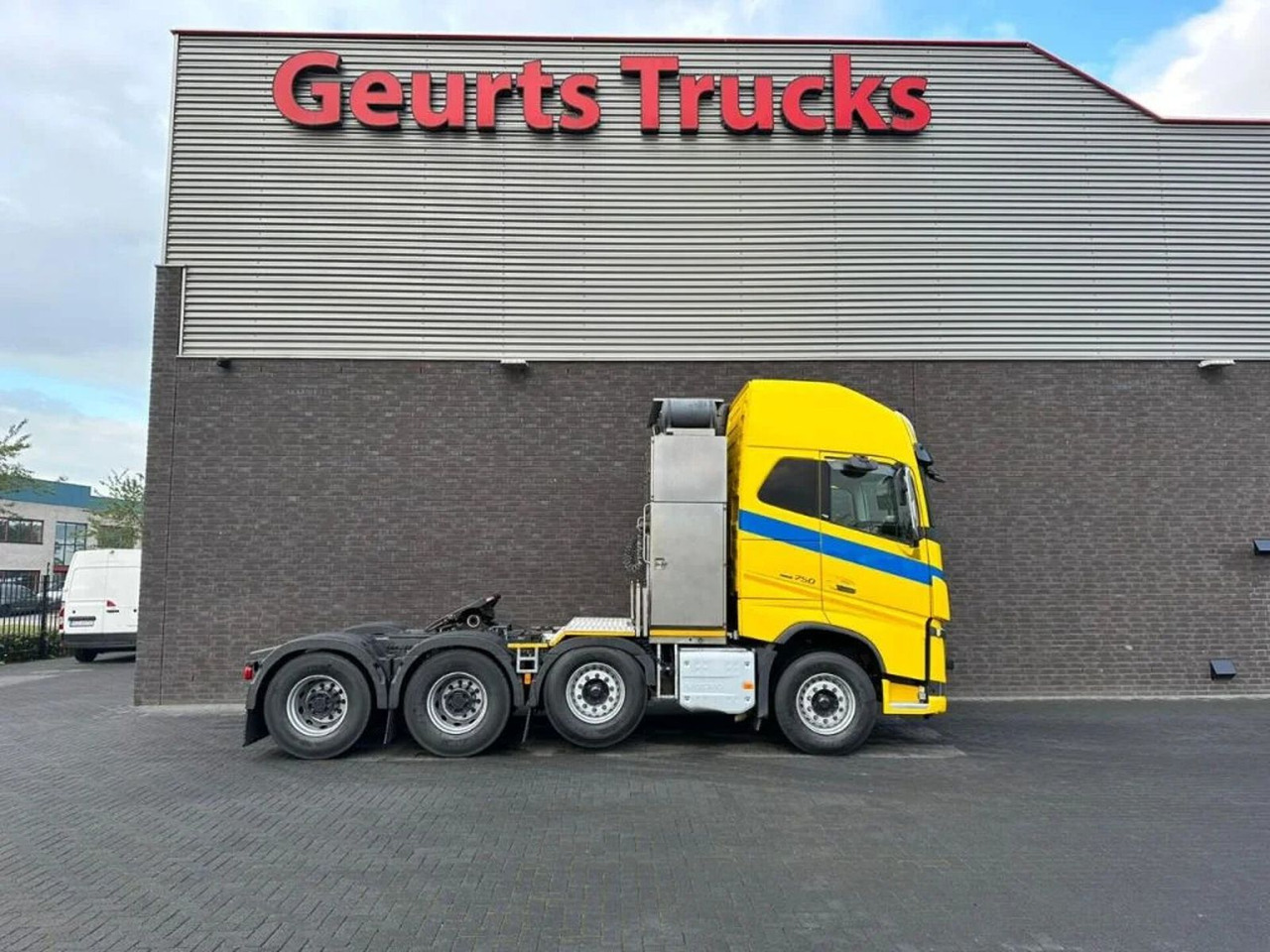 Volvo FH 16.750 8X4 HEAVY DUTY TRACTOR/SZM/TREKKER - Tractor unit: picture 4 Volvo FH 16.750 8X4 HEAVY DUTY TRACTOR/SZM/TREKKER - Tractor unit: picture 4