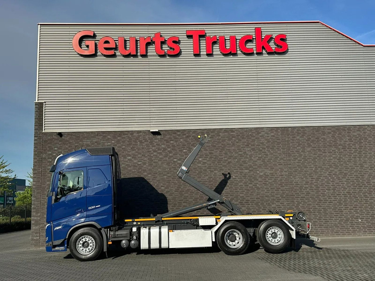 Volvo FH 500 6X2 VDL S-21-6400 HAAKARM / ABROLLKIPPER/ - Hook lift truck: picture 1 Volvo FH 500 6X2 VDL S-21-6400 HAAKARM / ABROLLKIPPER/ - Hook lift truck: picture 1