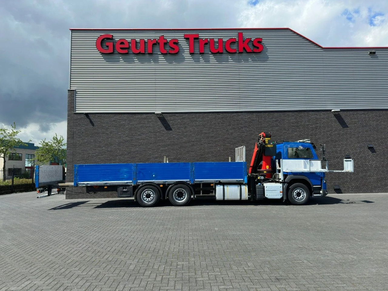 Volvo FMX 420 6X2 + PALFINGER PK 23002-SH C KRAAN/KRAN - Crane truck: picture 2 Volvo FMX 420 6X2 + PALFINGER PK 23002-SH C KRAAN/KRAN - Crane truck: picture 2