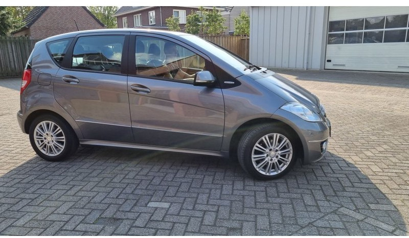 Hatchback Mercedes-Benz A-Klasse A160 Automaat Elegance.airco.trekhaak.: picture 12