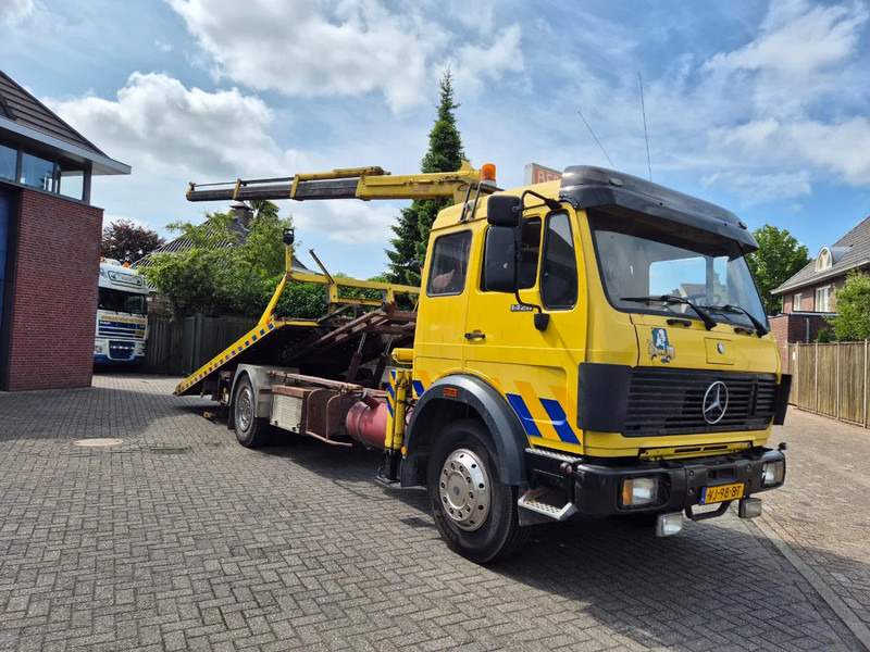 Mercedes-Benz SK 1420 afzetbak.kraan.lier... Bergingswagen - Tow truck: picture 1 Mercedes-Benz SK 1420 afzetbak.kraan.lier... Bergingswagen - Tow truck: picture 1