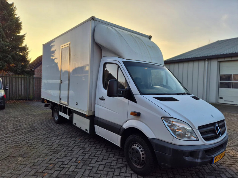 Mercedes-Benz Sprinter 516 cdi met laadklep - Box van: picture 1 Mercedes-Benz Sprinter 516 cdi met laadklep - Box van: picture 1