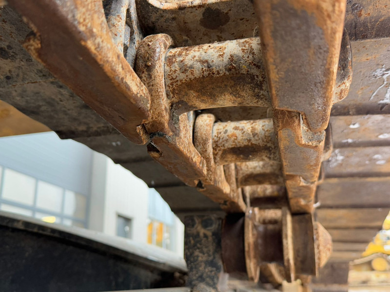 Crawler excavator Komatsu HB215LC-1 HYBRID: picture 15