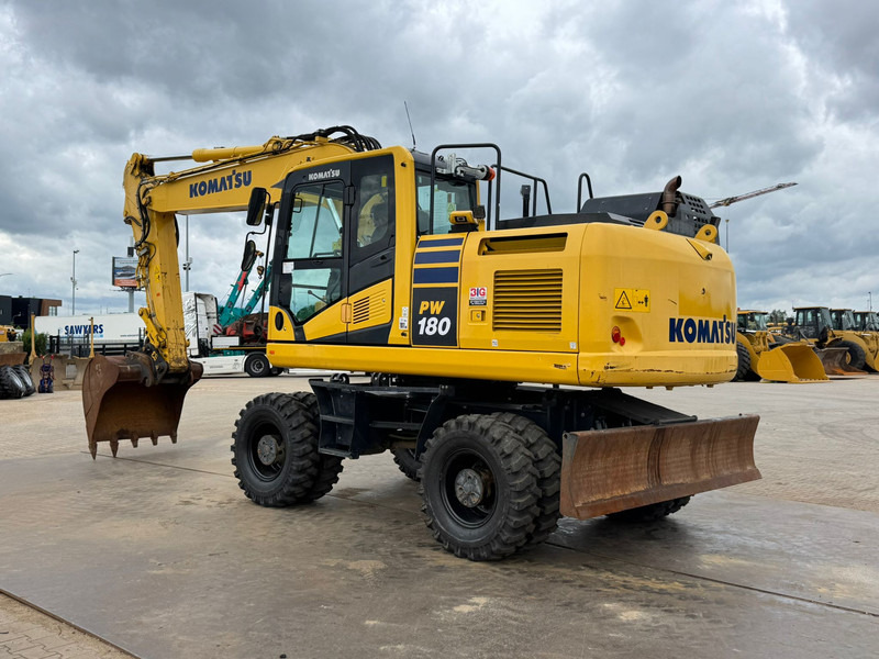 Komatsu PW180-11 - Wheel excavator: picture 3 Komatsu PW180-11 - Wheel excavator: picture 3