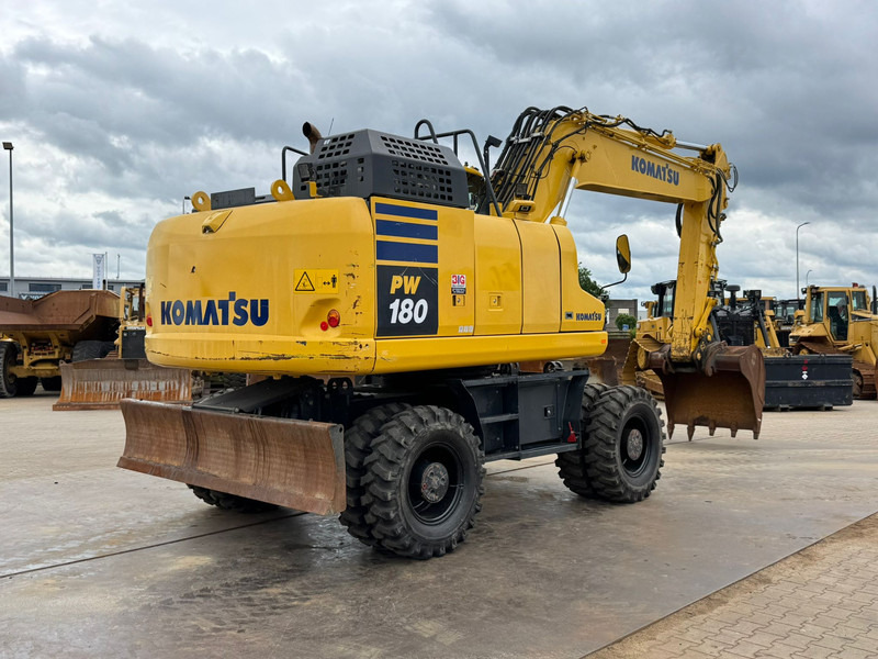 Komatsu PW180-11 - Wheel excavator: picture 5 Komatsu PW180-11 - Wheel excavator: picture 5