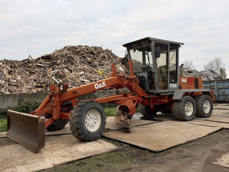 O & K F106A Motor Grader 6x6 - Grader: picture 1 O & K F106A Motor Grader 6x6 - Grader: picture 1