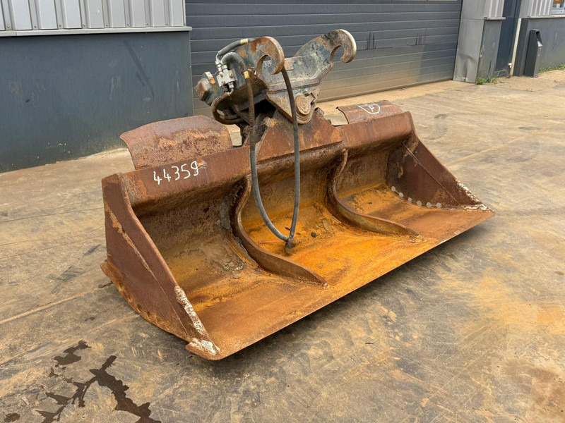 Verachtert CW40 NGT-3-2400 Tilting Bucket - Bucket: picture 3 Verachtert CW40 NGT-3-2400 Tilting Bucket - Bucket: picture 3