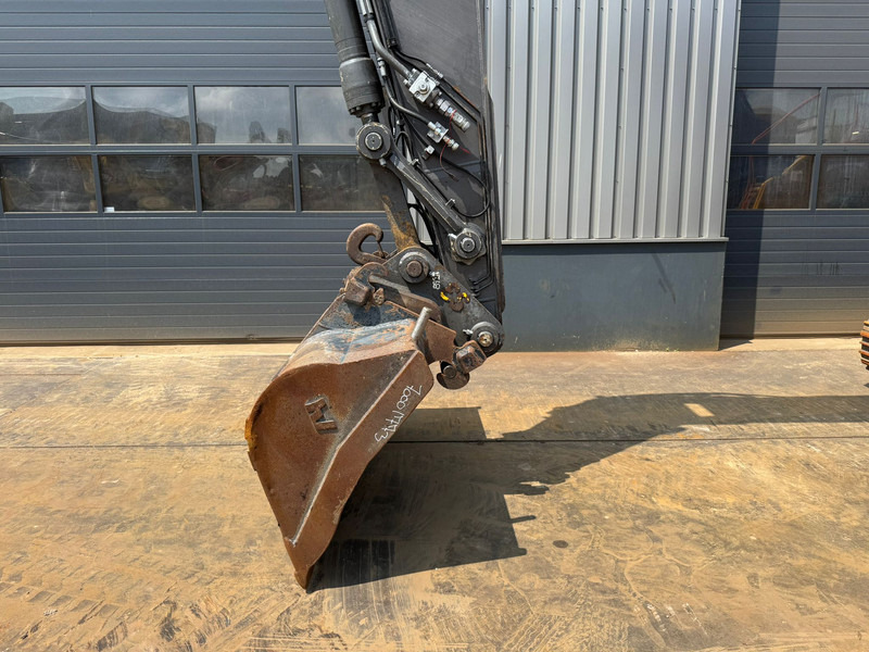 Crawler excavator Volvo EC220EL | Dutch Machine: picture 8