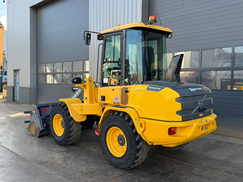 Volvo L30G - Wheel loader: picture 3 Volvo L30G - Wheel loader: picture 3