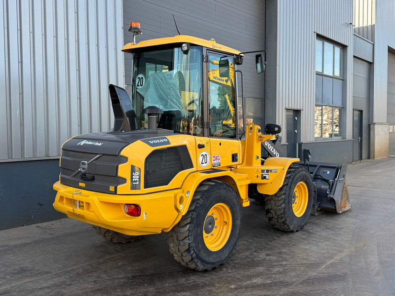 Volvo L30G - Wheel loader: picture 5 Volvo L30G - Wheel loader: picture 5