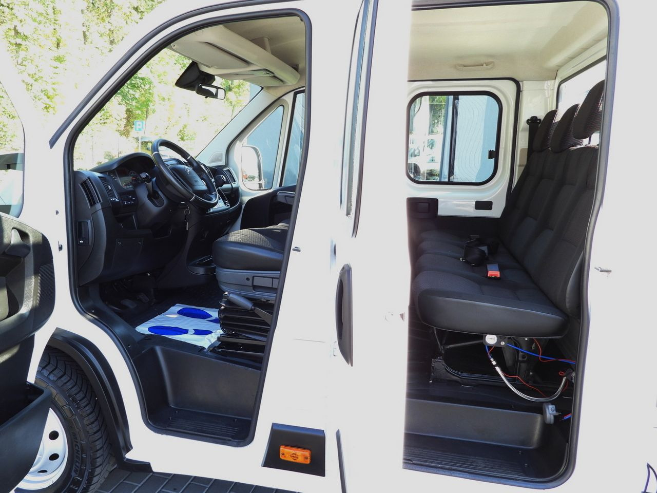 Combi van CITROEN JUMPER STAKE BODY DOUBLE CABIN DOKA 7 SEATS PNEUMATICS AIR CONDITIONING 140HP: picture 37 Combi van CITROEN JUMPER STAKE BODY DOUBLE CABIN DOKA 7 SEATS PNEUMATICS AIR CONDITIONING 140HP: picture 37