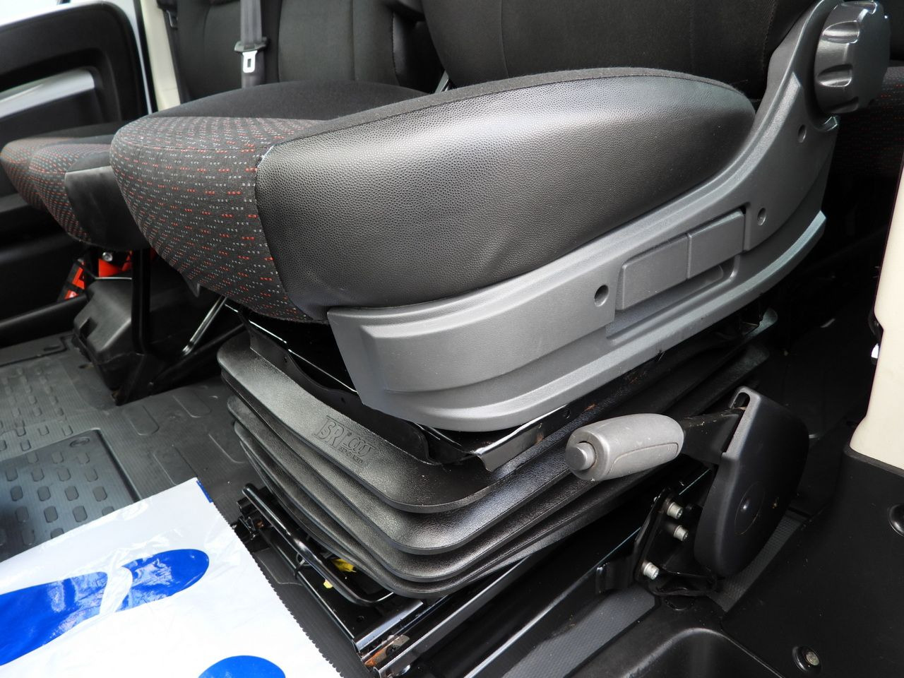 Combi van CITROEN JUMPER STAKE BODY DOUBLE CABIN DOKA 7 SEATS PNEUMATICS AIR CONDITIONING 140HP: picture 23 Combi van CITROEN JUMPER STAKE BODY DOUBLE CABIN DOKA 7 SEATS PNEUMATICS AIR CONDITIONING 140HP: picture 23