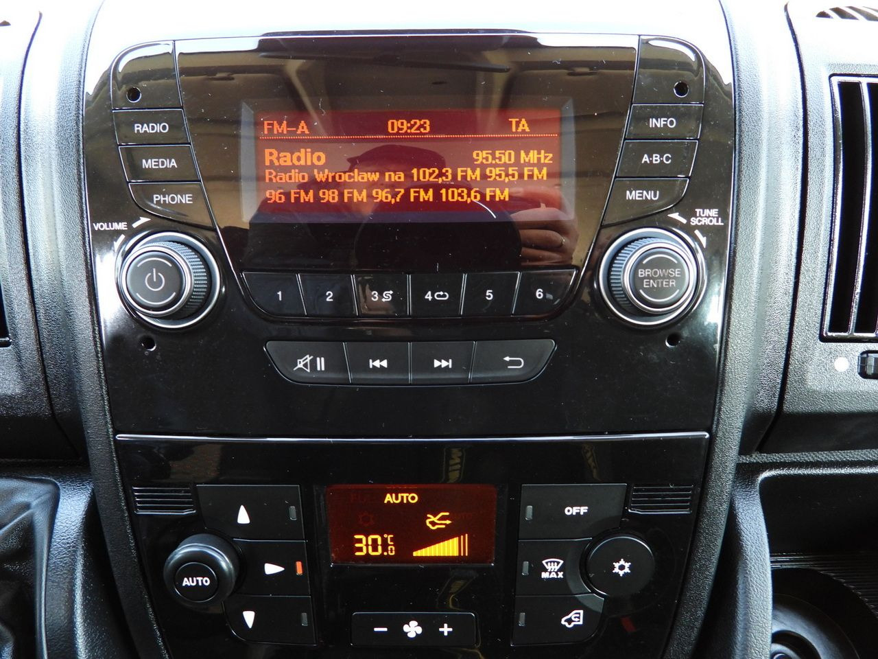 Combi van CITROEN JUMPER STAKE BODY DOUBLE CABIN DOKA 7 SEATS PNEUMATICS AIR CONDITIONING 140HP: picture 32 Combi van CITROEN JUMPER STAKE BODY DOUBLE CABIN DOKA 7 SEATS PNEUMATICS AIR CONDITIONING 140HP: picture 32