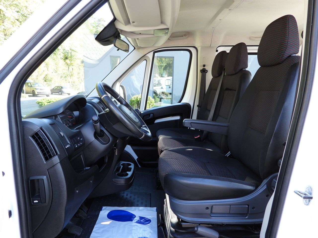 Combi van CITROEN JUMPER STAKE BODY DOUBLE CABIN DOKA 7 SEATS PNEUMATICS AIR CONDITIONING 140HP: picture 22 Combi van CITROEN JUMPER STAKE BODY DOUBLE CABIN DOKA 7 SEATS PNEUMATICS AIR CONDITIONING 140HP: picture 22