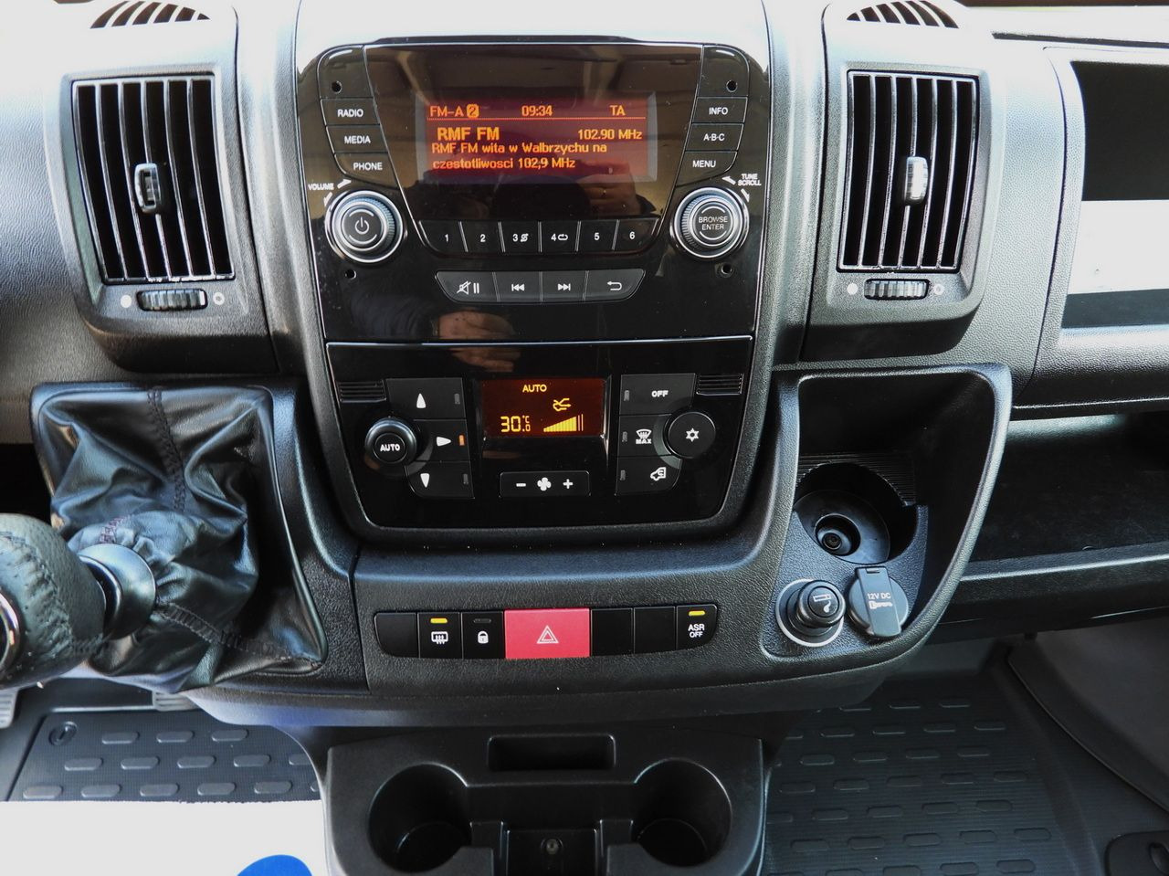 Combi van CITROEN JUMPER STAKE BODY DOUBLE CABIN DOKA 7 SEATS PNEUMATICS AIR CONDITIONING 140HP: picture 31 Combi van CITROEN JUMPER STAKE BODY DOUBLE CABIN DOKA 7 SEATS PNEUMATICS AIR CONDITIONING 140HP: picture 31