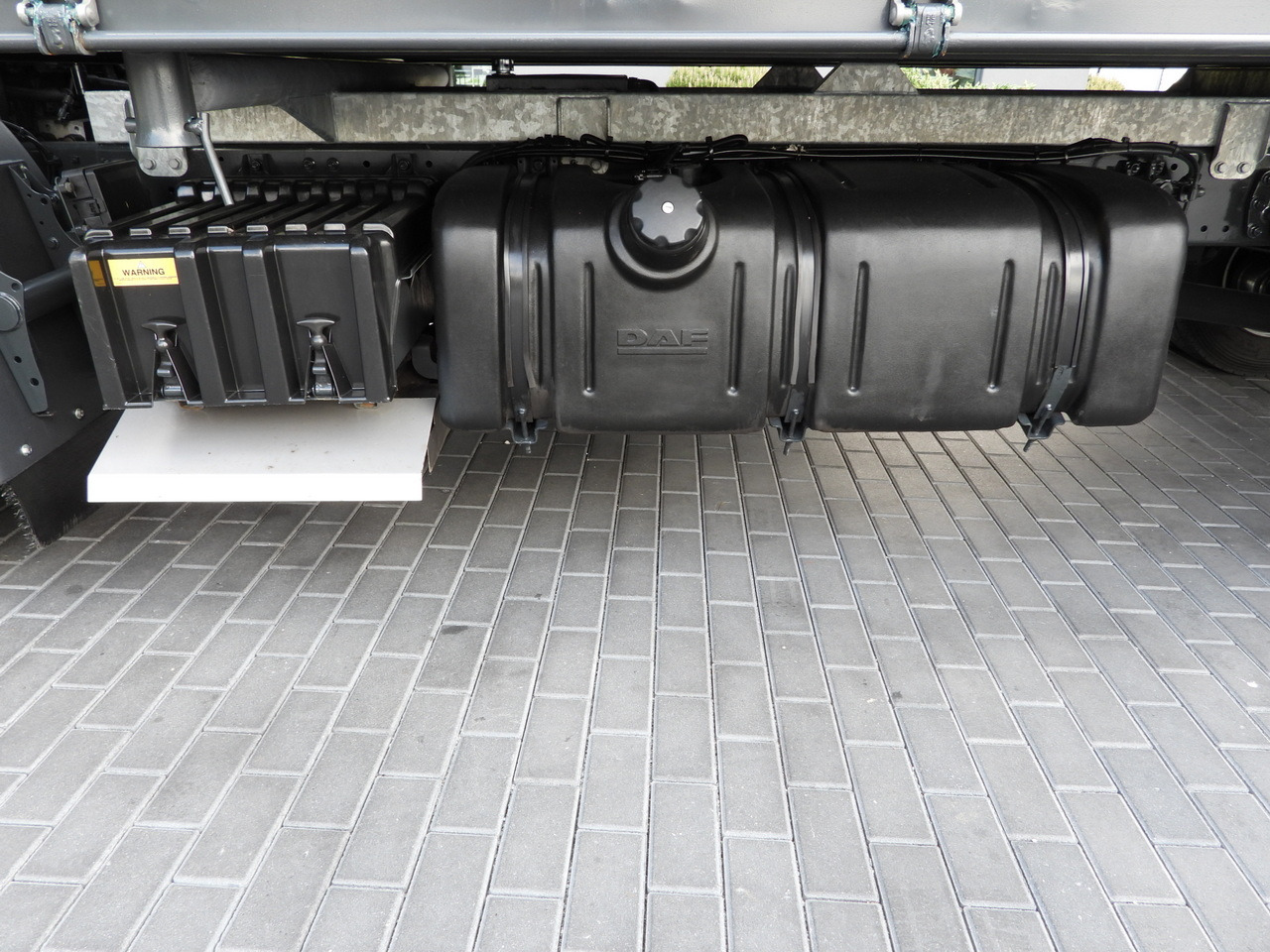 Tipper van DAF LF 180 THREE-WAY TIPPER CRUISE CONTROL LED LIGHTS AUTOMATIC TRANSMISSION  TWIN WHEELS AIR CONDITIONING  180HP: picture 26